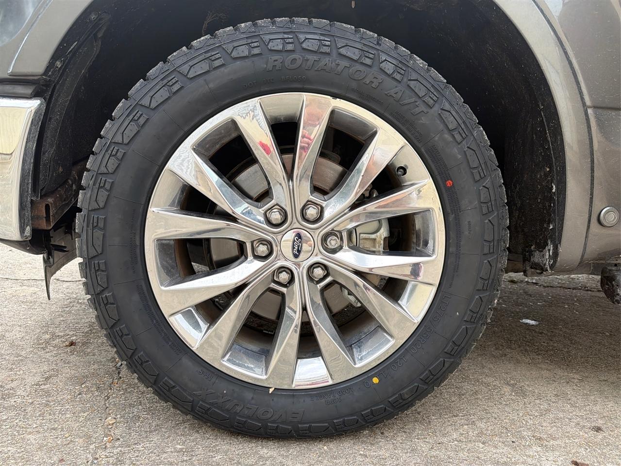 Ford F-150 2WD SuperCrew 145" Lariat 2016