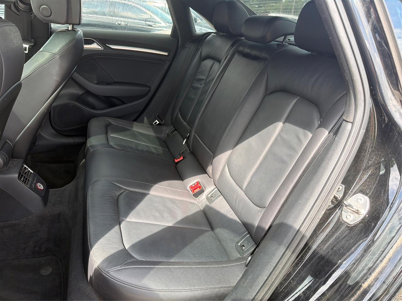 Audi A3 4dr Sdn FWD 1.8T Premium Plus 2015