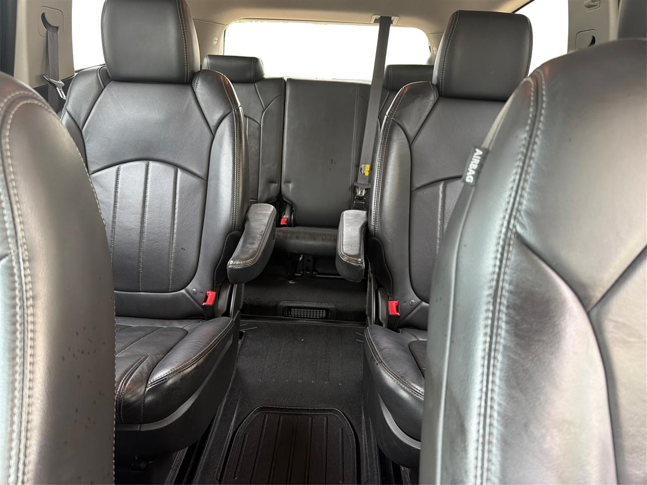 Chevrolet Traverse FWD 4dr LTZ 2013