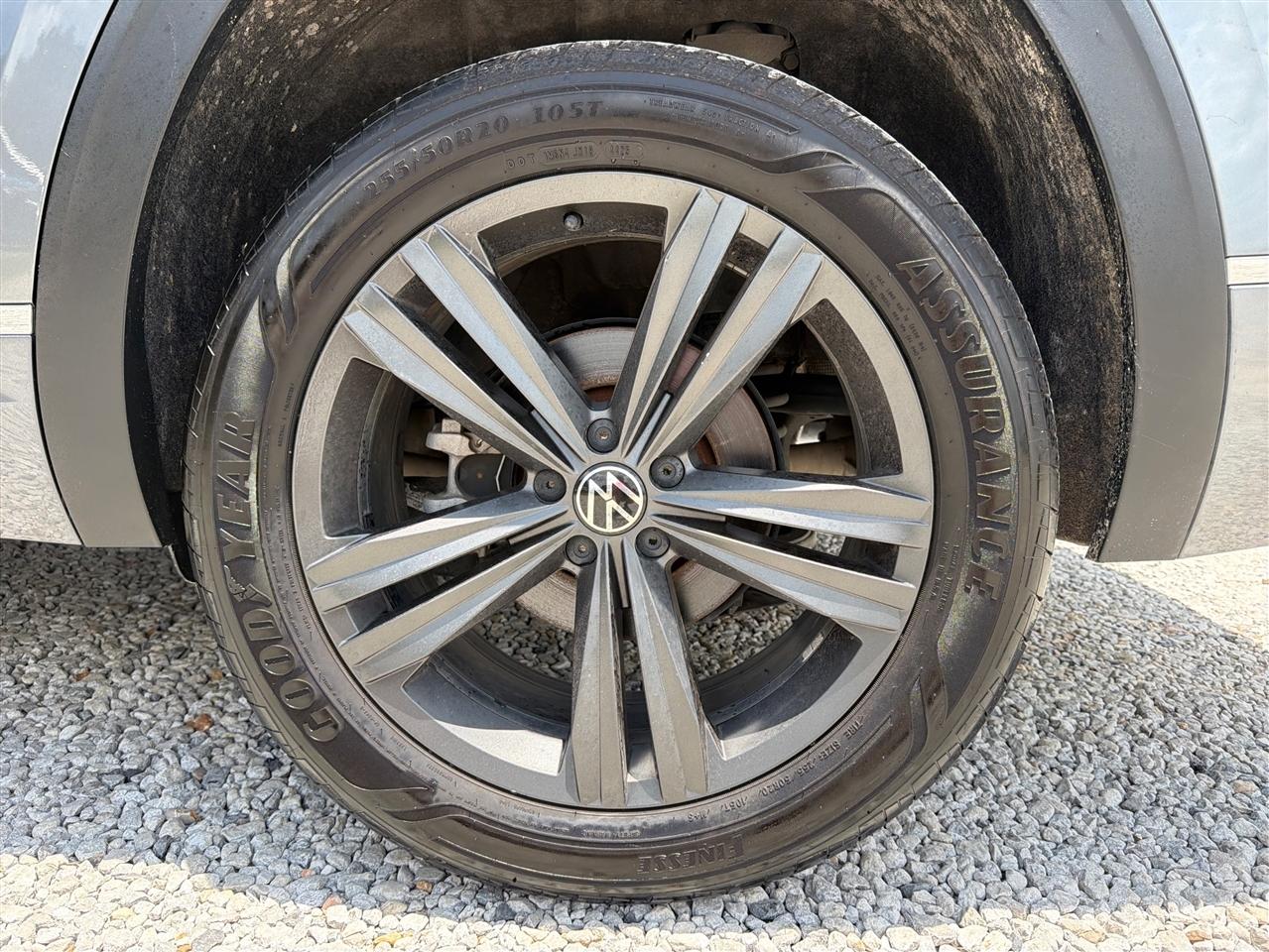 Volkswagen Atlas 3.6L V6 SE w/Technology R-Line FWD 2021