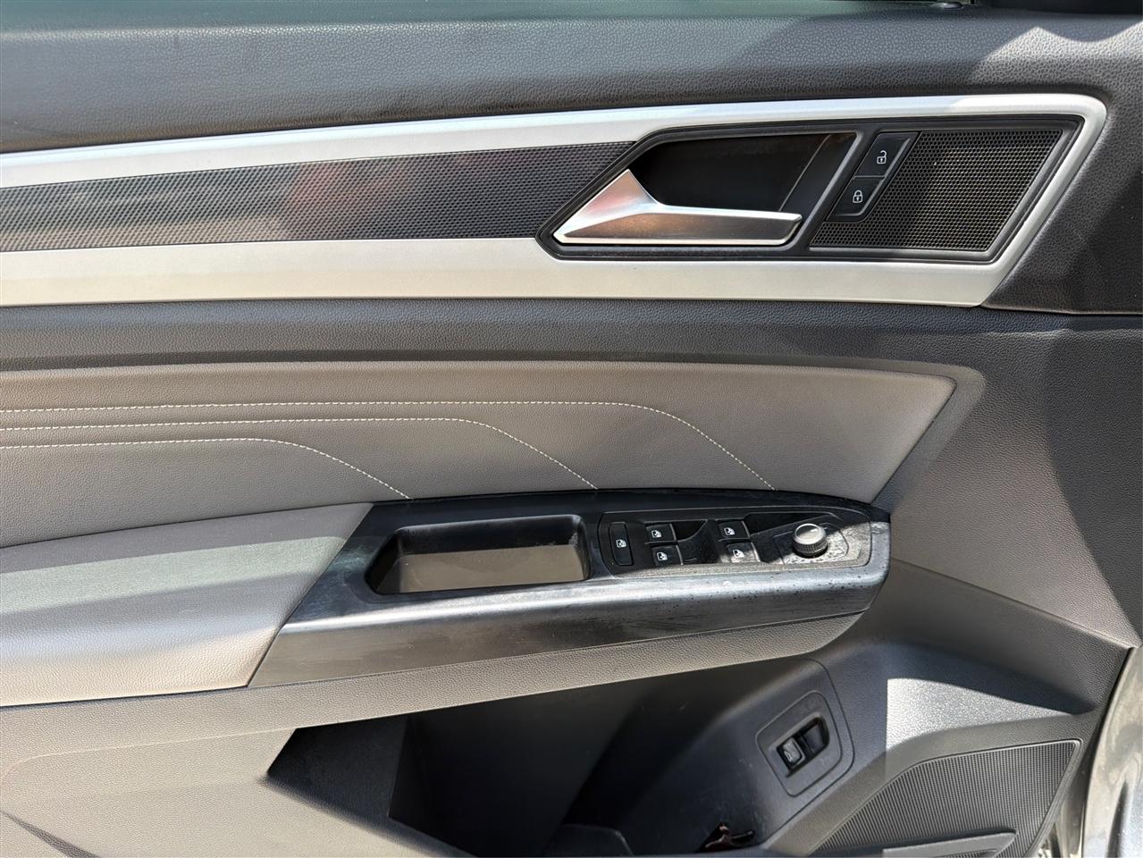 Volkswagen Atlas 3.6L V6 SE w/Technology R-Line FWD 2021