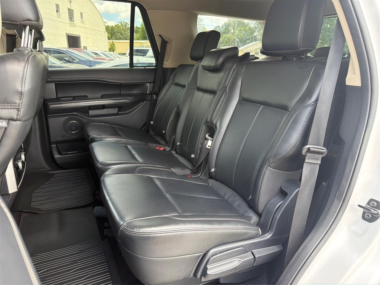 Ford Expedition XLT 2023