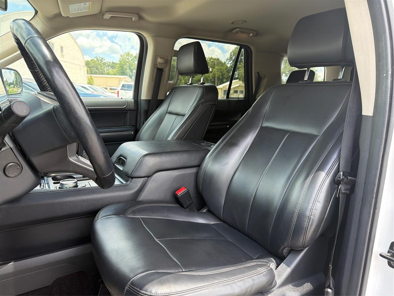 Ford Expedition XLT 2023