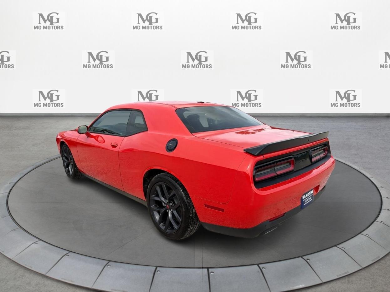 Dodge Challenger GT RWD 2021