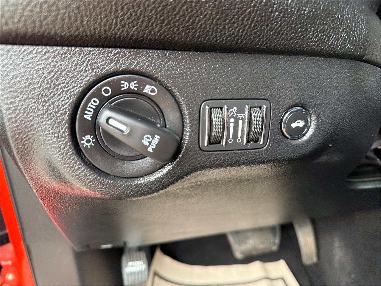 Dodge Challenger GT RWD 2021
