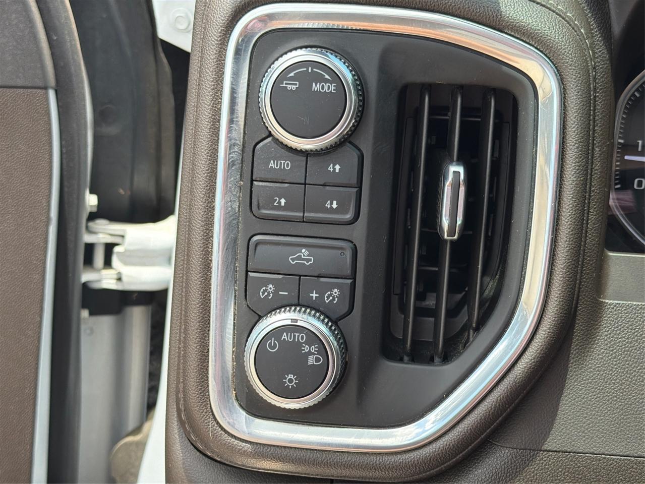 GMC Sierra 1500 Limited 4WD Crew Cab 147" SLE 2022
