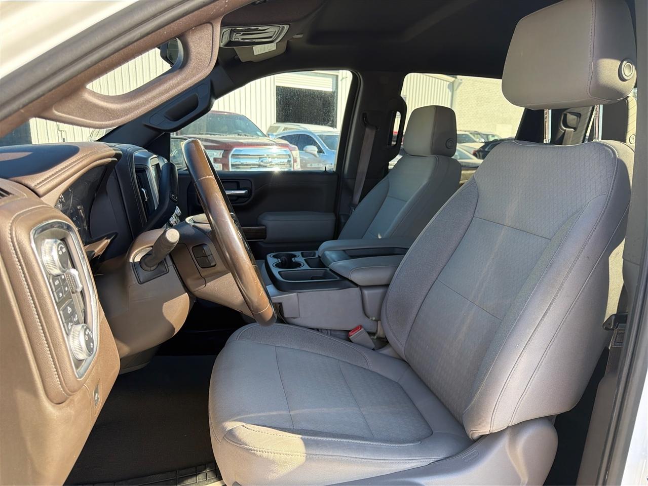 GMC Sierra 1500 Limited 4WD Crew Cab 147" SLE 2022