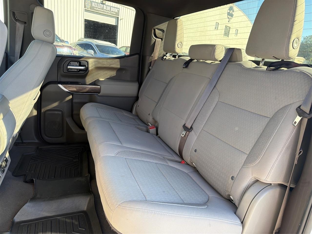 GMC Sierra 1500 Limited 4WD Crew Cab 147" SLE 2022