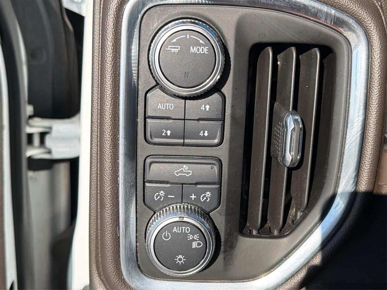 GMC Sierra 1500 Limited 4WD Crew Cab 147" SLE 2022