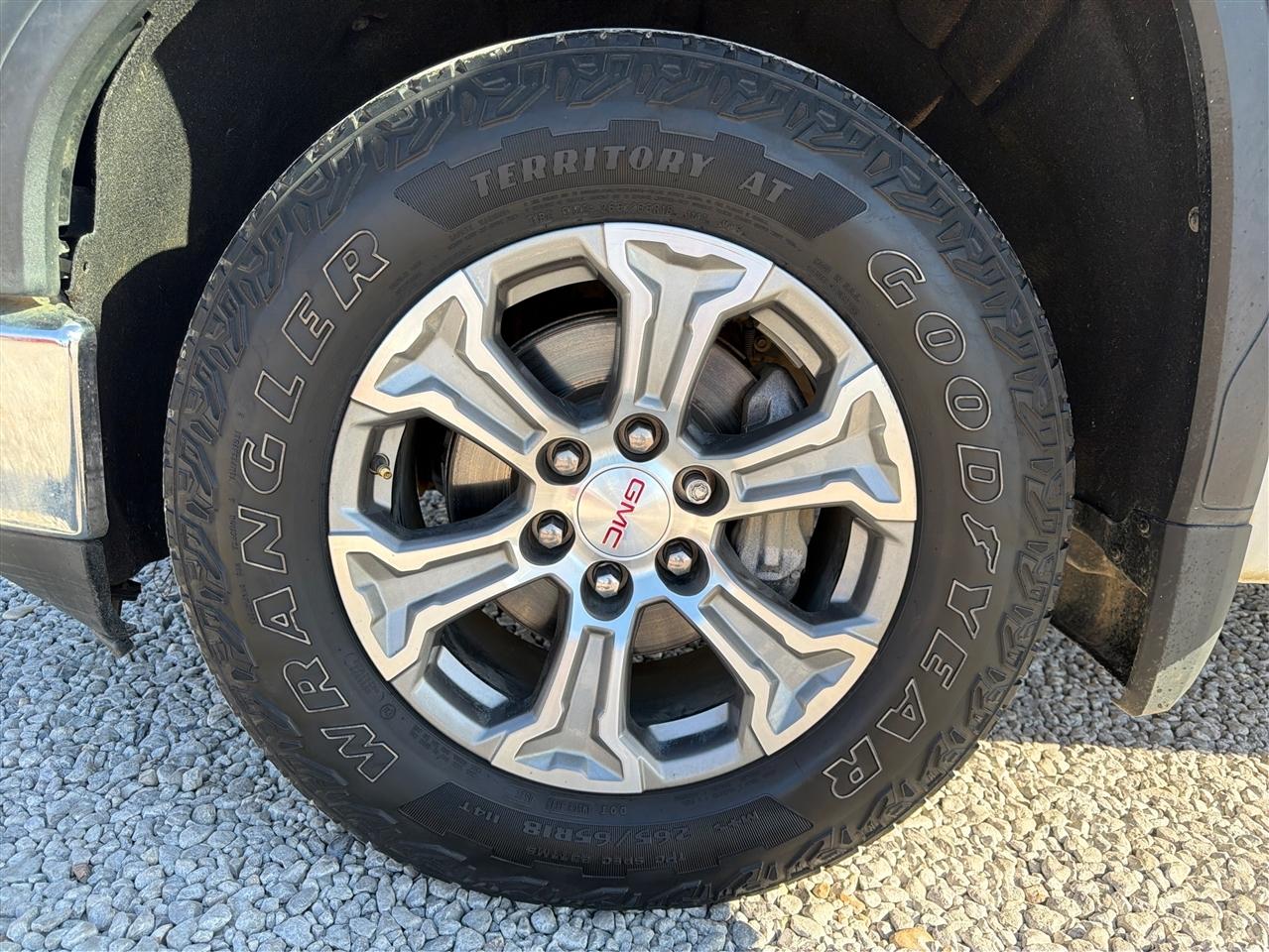 GMC Sierra 1500 Limited 4WD Crew Cab 147" SLE 2022