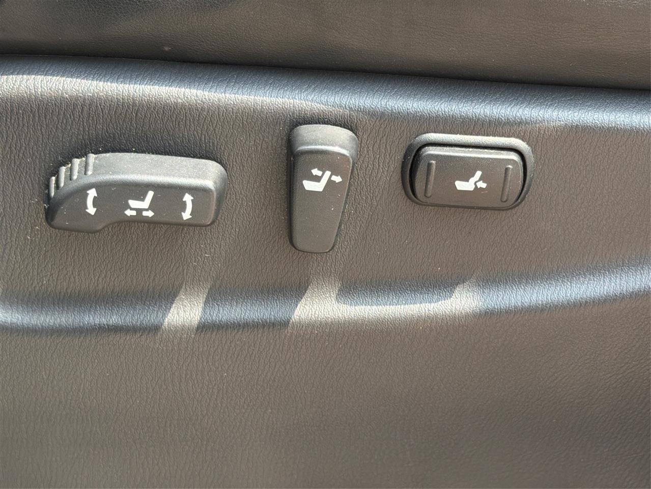 Infiniti QX80 2WD 4dr 2014