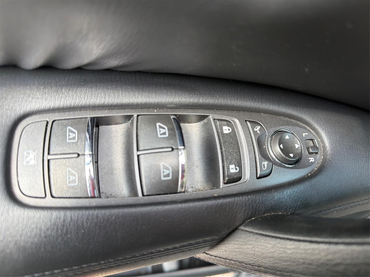 Infiniti QX80 2WD 4dr 2014