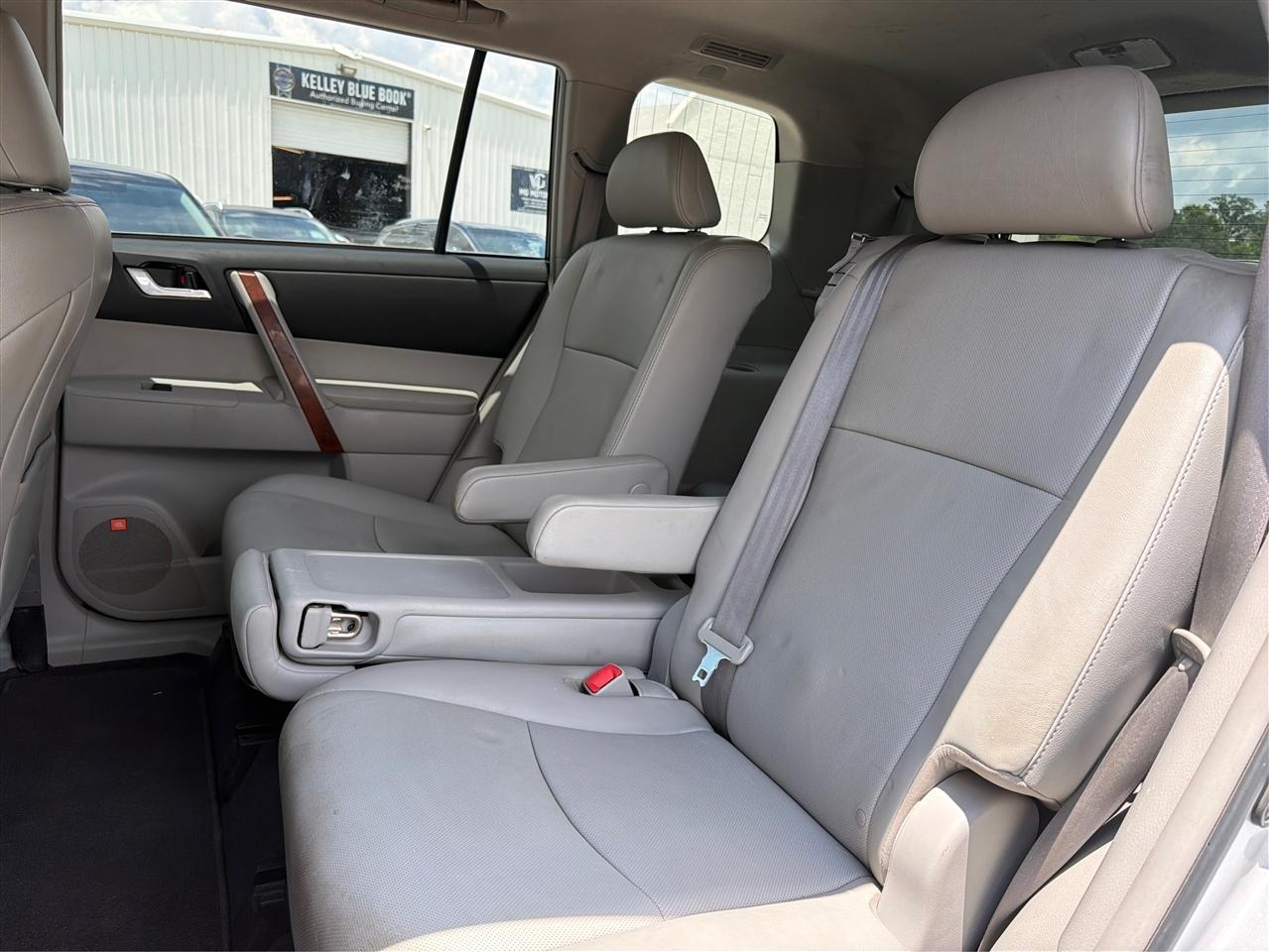 Toyota Highlander  2013