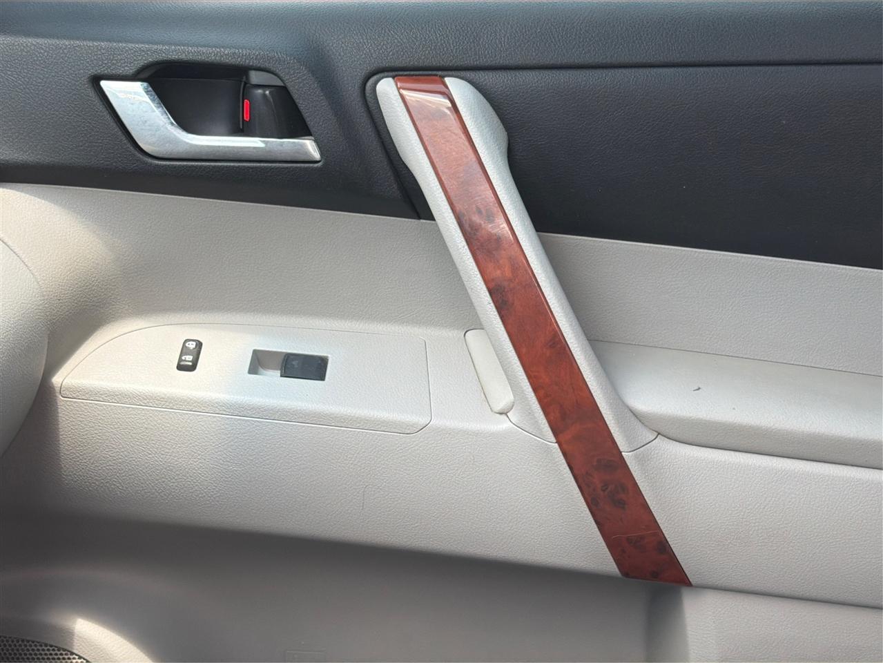 Toyota Highlander  2013