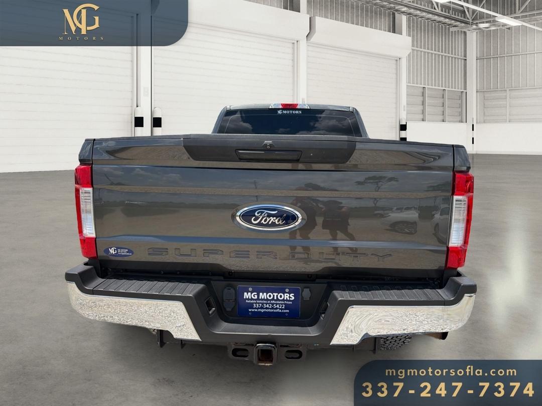 Ford Super Duty F-250 SRW XL 4WD Crew Cab 8' Box 2019