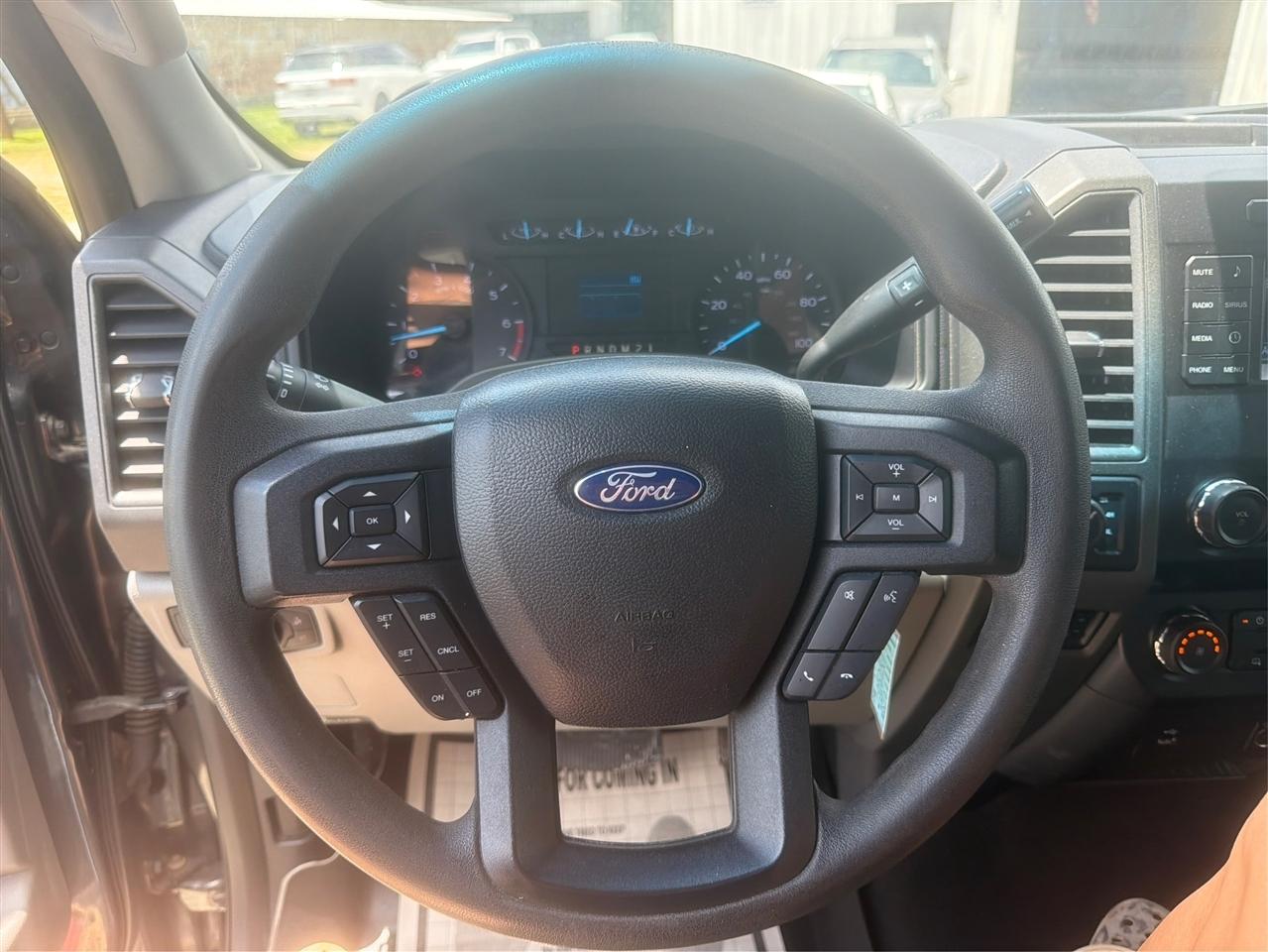 Ford Super Duty F-250 SRW XL 4WD Crew Cab 8' Box 2019