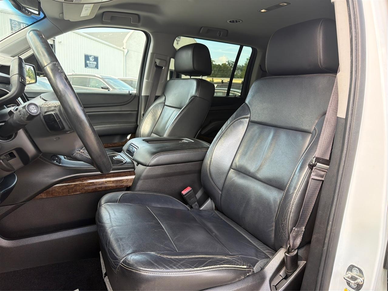 Chevrolet Suburban 2WD 4dr LT 2015