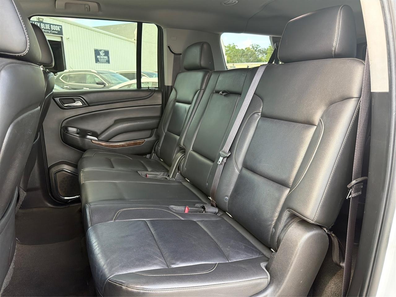 Chevrolet Suburban 2WD 4dr LT 2015