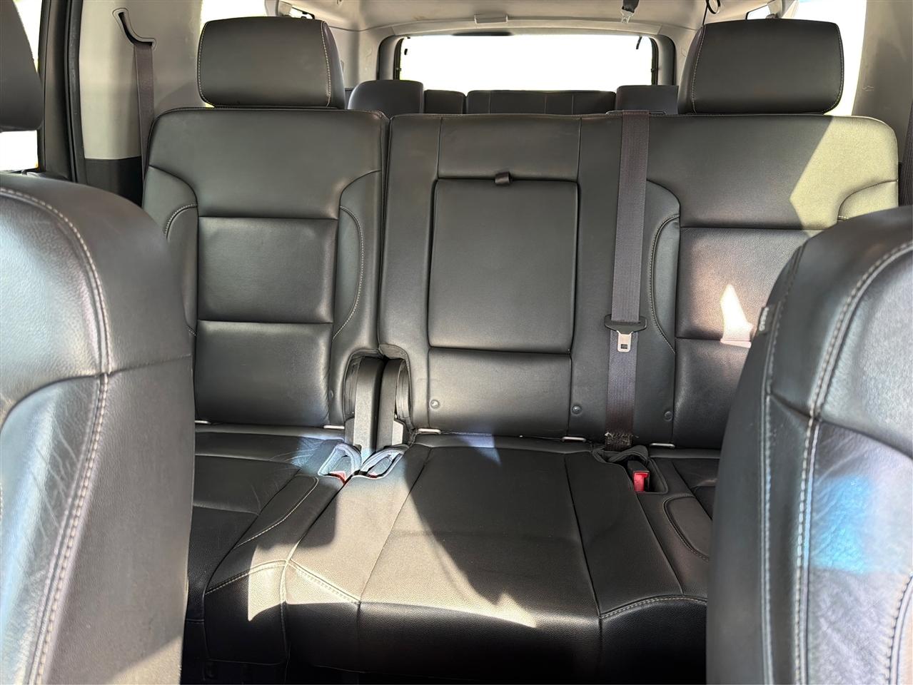 Chevrolet Suburban 2WD 4dr LT 2015