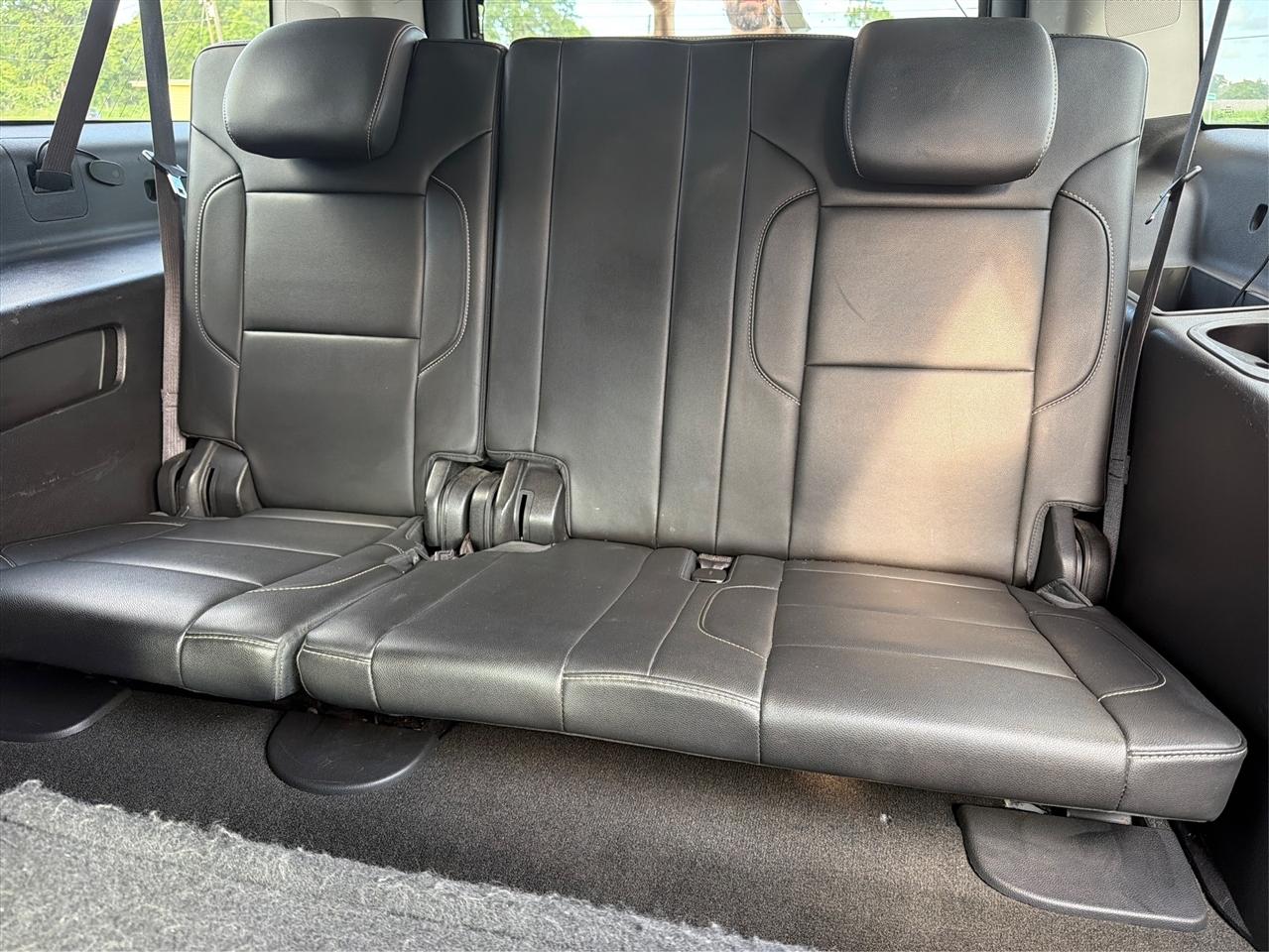 Chevrolet Suburban 2WD 4dr LT 2015
