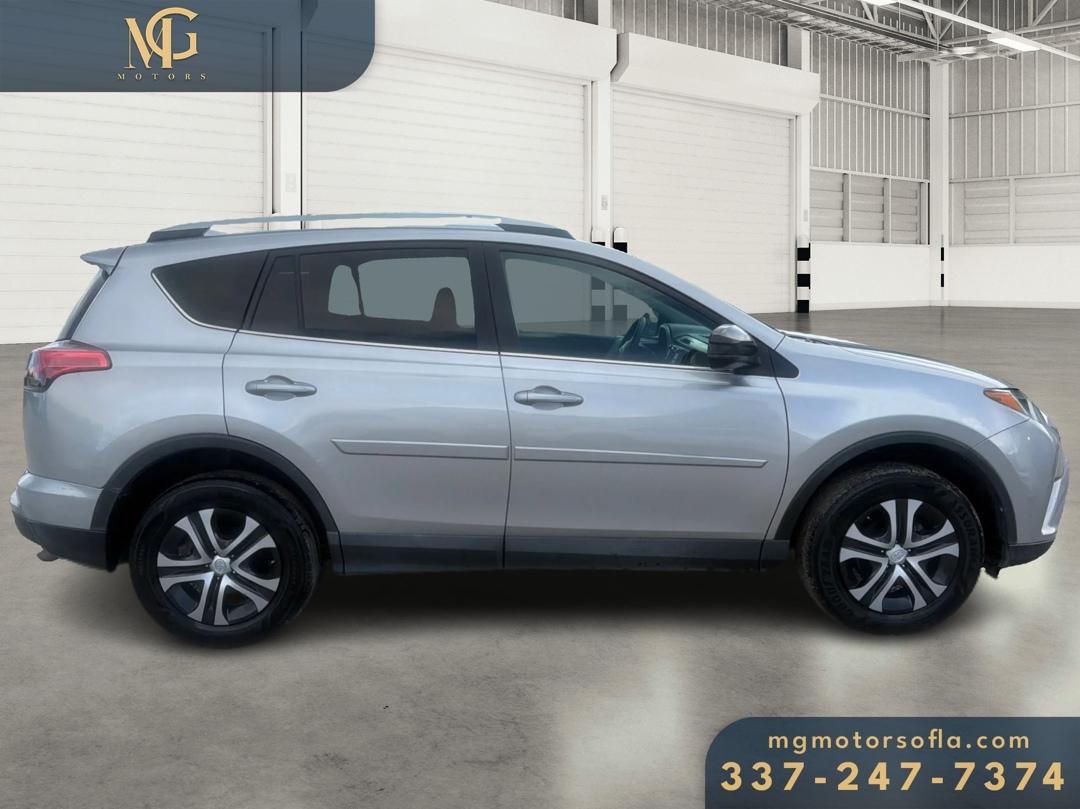 Toyota RAV4 LE 2017