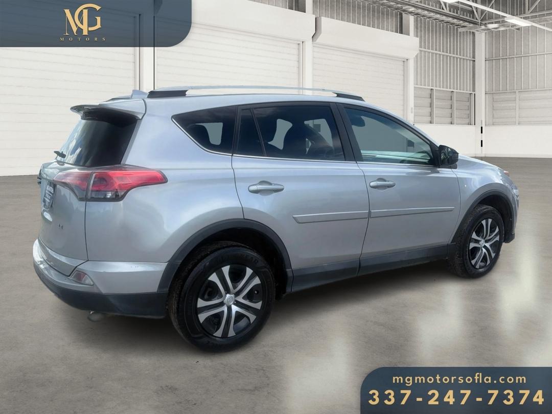 Toyota RAV4 LE 2017