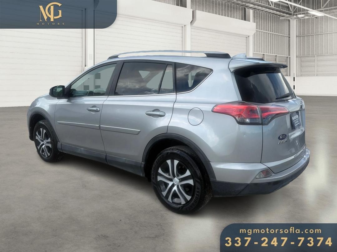 Toyota RAV4 LE 2017
