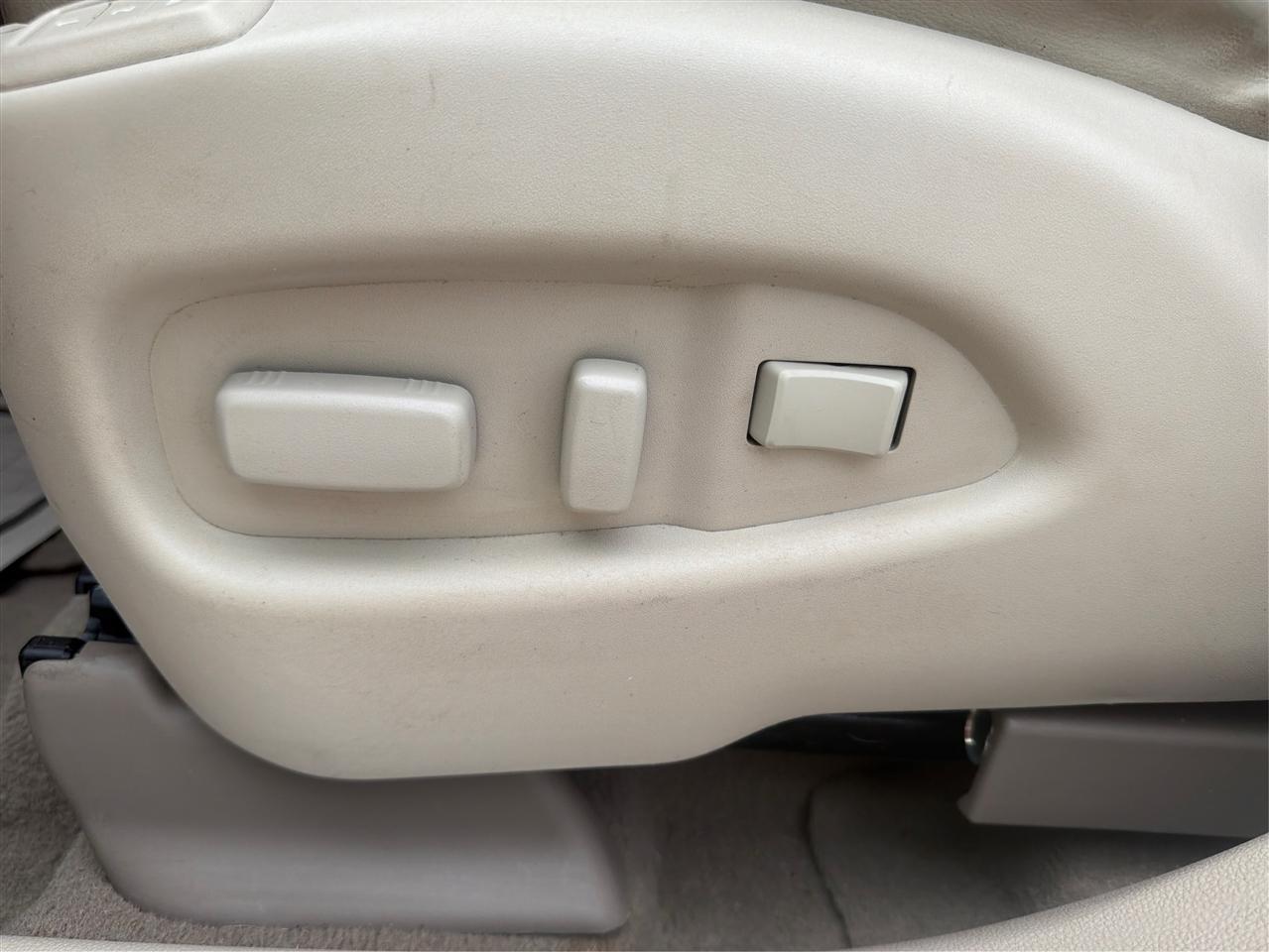 Cadillac SRX FWD 4dr Premium Collection 2012