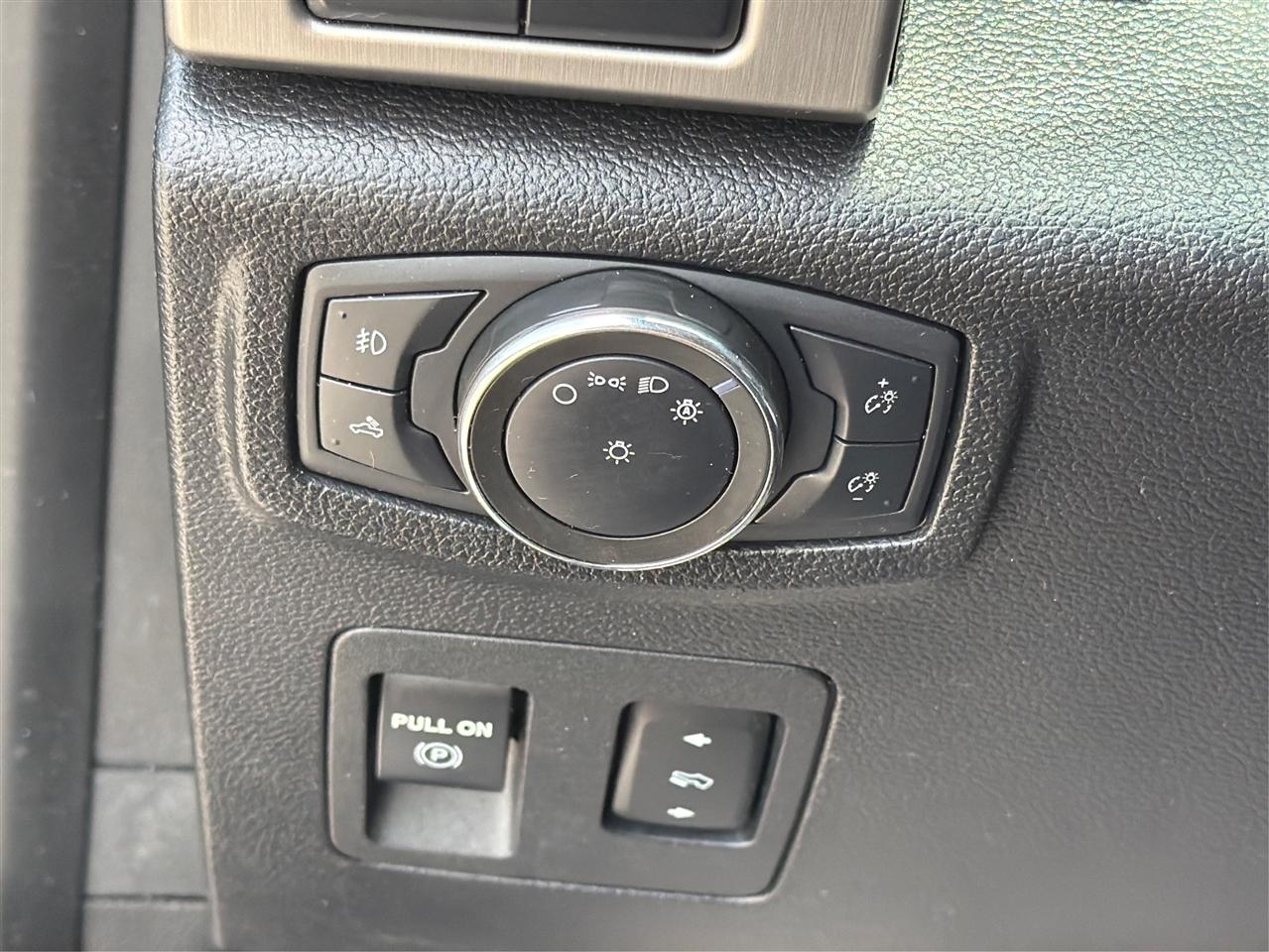 Ford F-150 Platinum 4WD SuperCrew 5.5' Box 2020