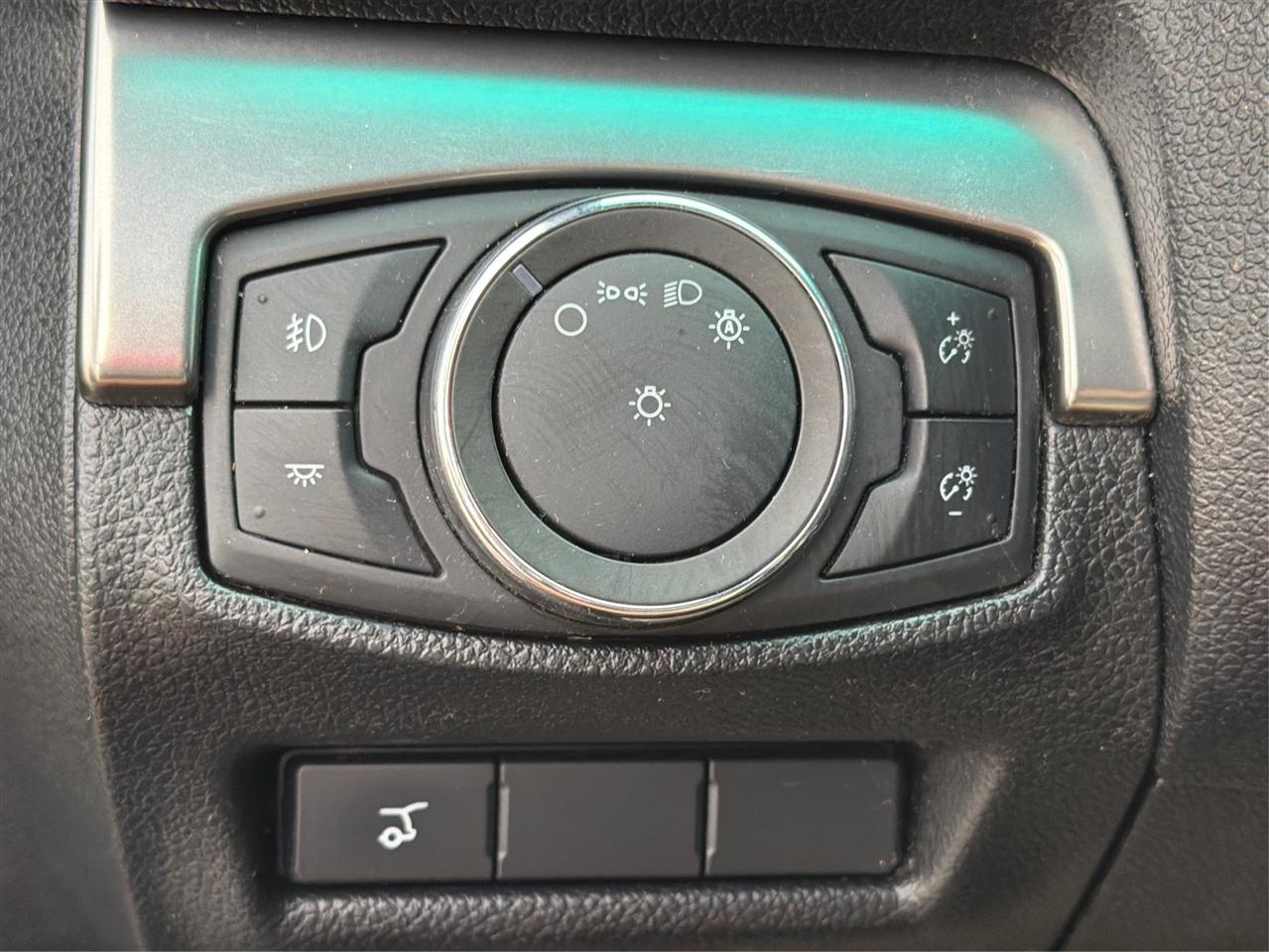 Ford Explorer XLT FWD 2018