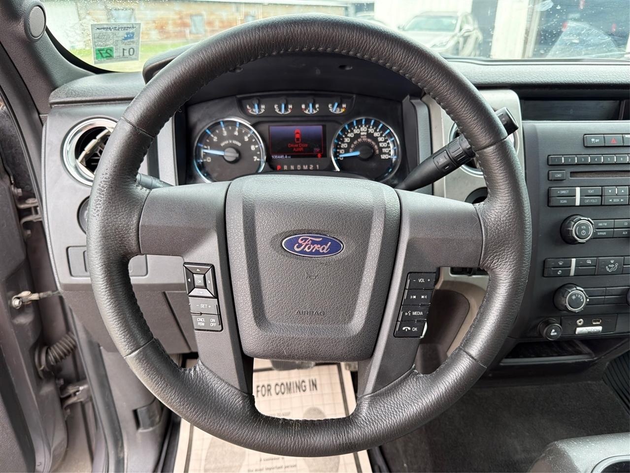 Ford F-150 2WD SuperCrew 145" XLT 2012