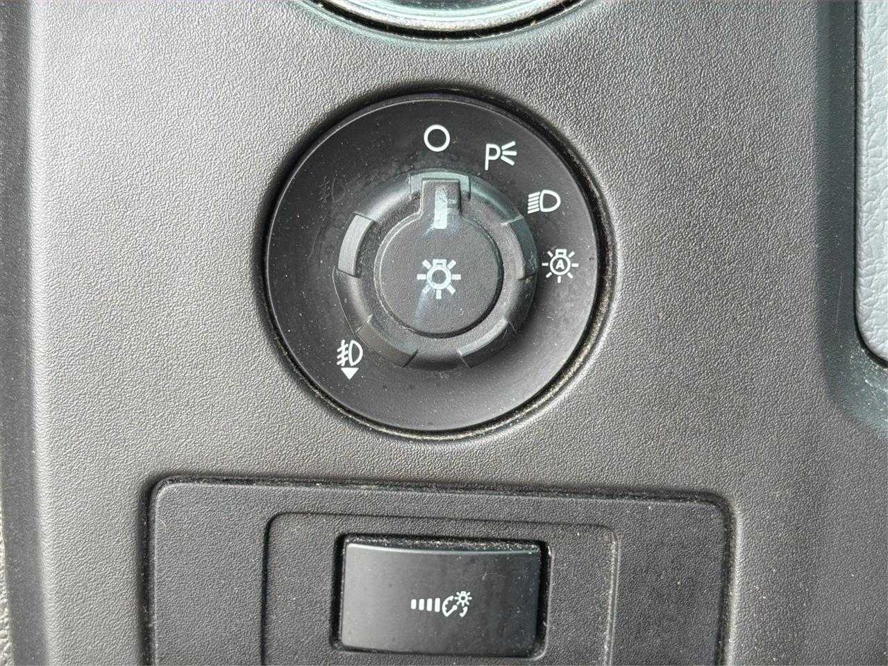 Ford F-150 2WD SuperCrew 145" XLT 2012