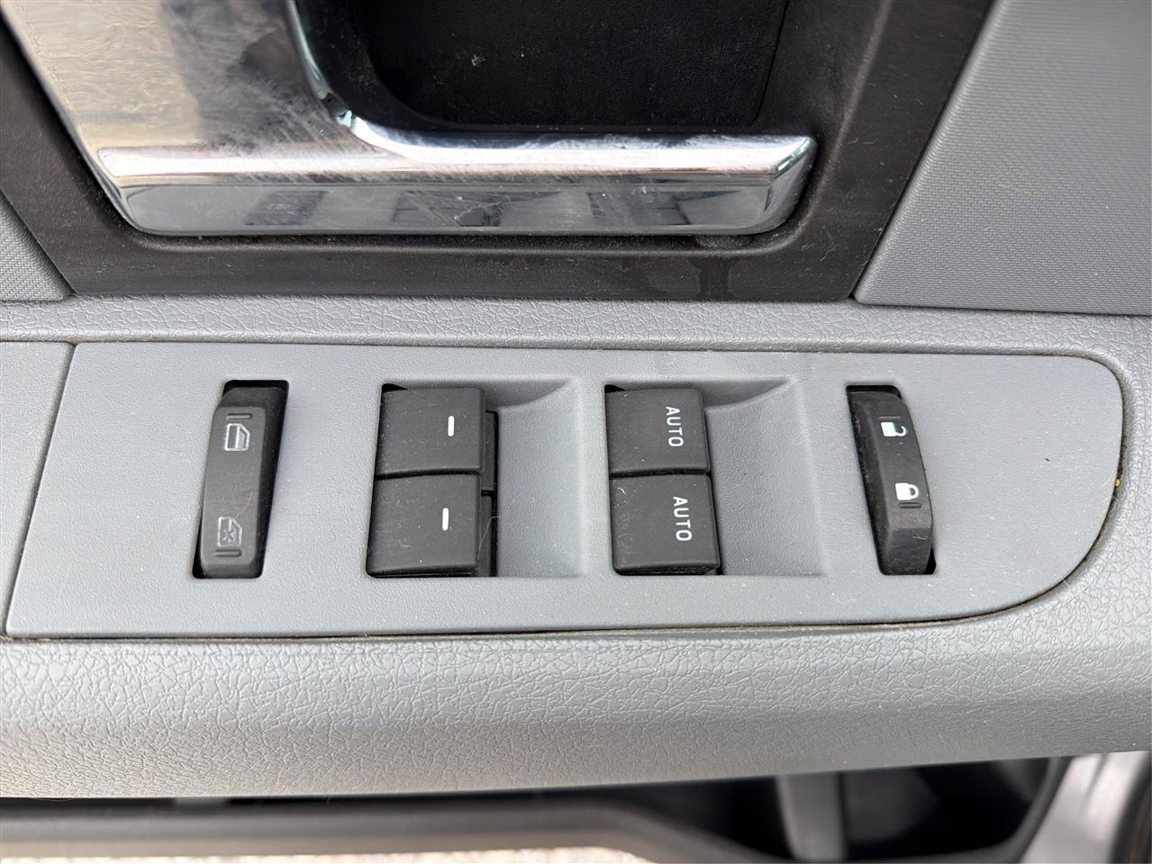 Ford F-150 2WD SuperCrew 145" XLT 2012