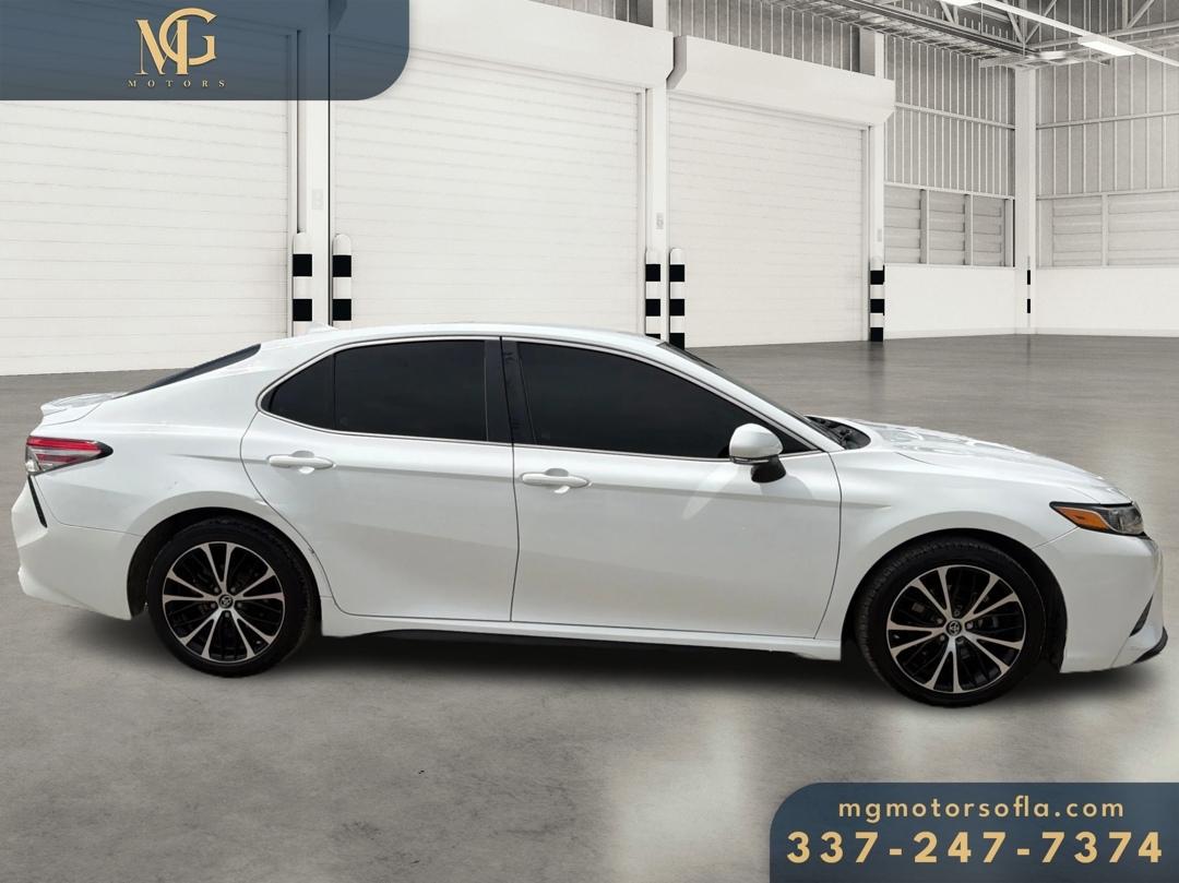 Toyota Camry SE 2019