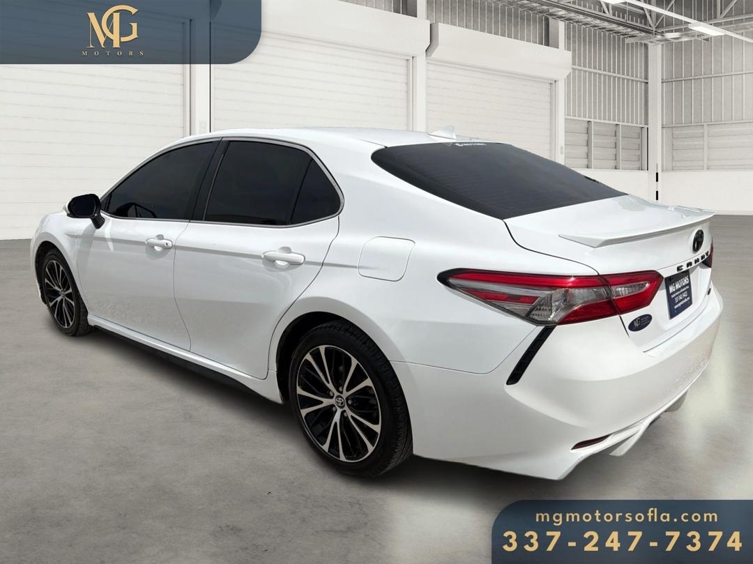 Toyota Camry SE 2019