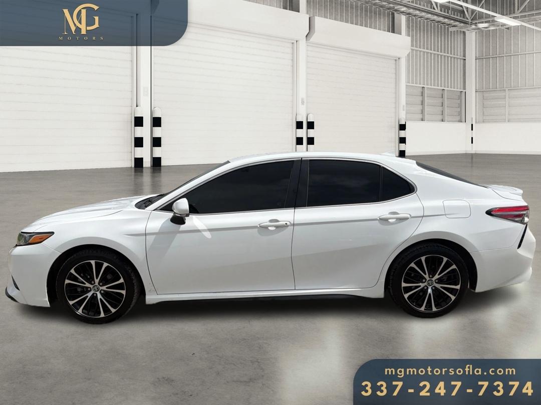 Toyota Camry SE 2019