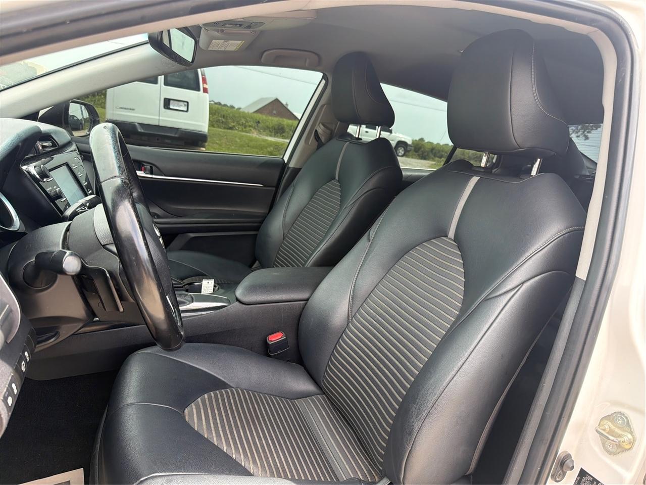 Toyota Camry SE 2019