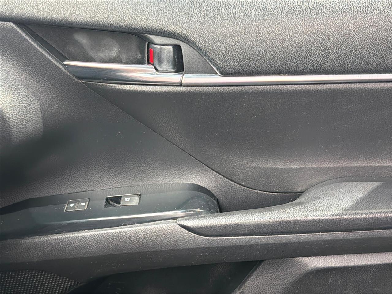 Toyota Camry SE 2019