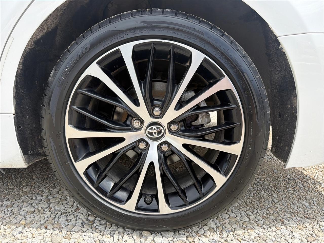 Toyota Camry SE 2019