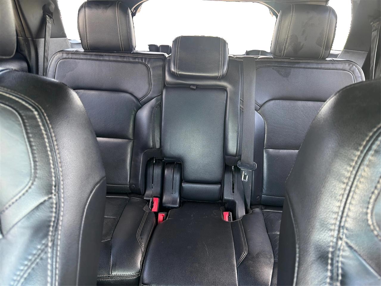 Ford Explorer photo 15