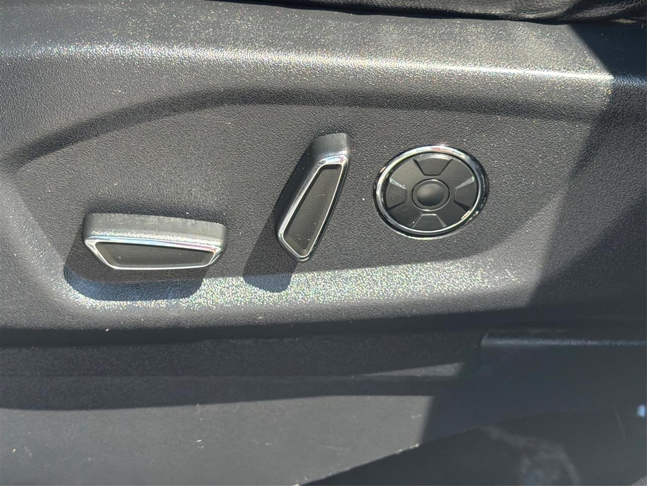 Ford Explorer photo 19