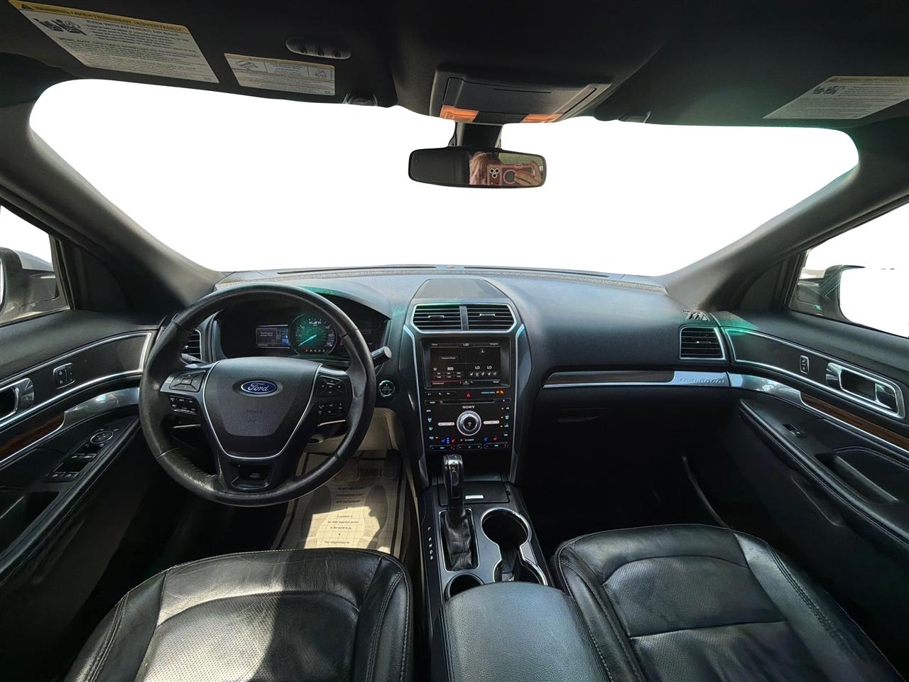 Ford Explorer photo 22