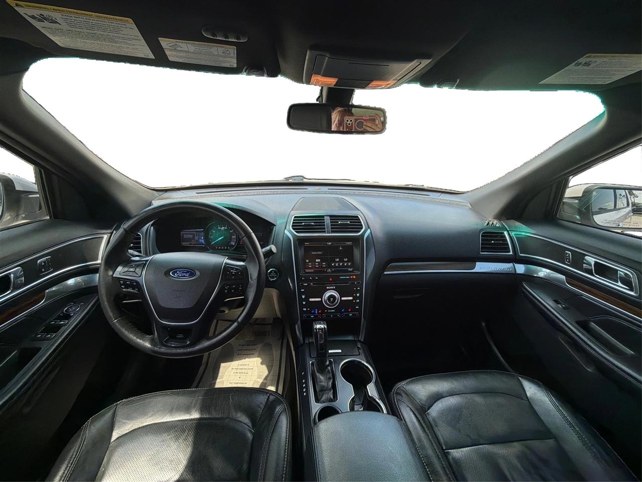 Ford Explorer photo 27