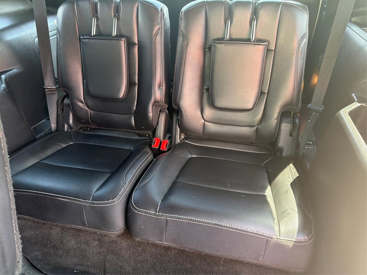 Ford Explorer photo 31