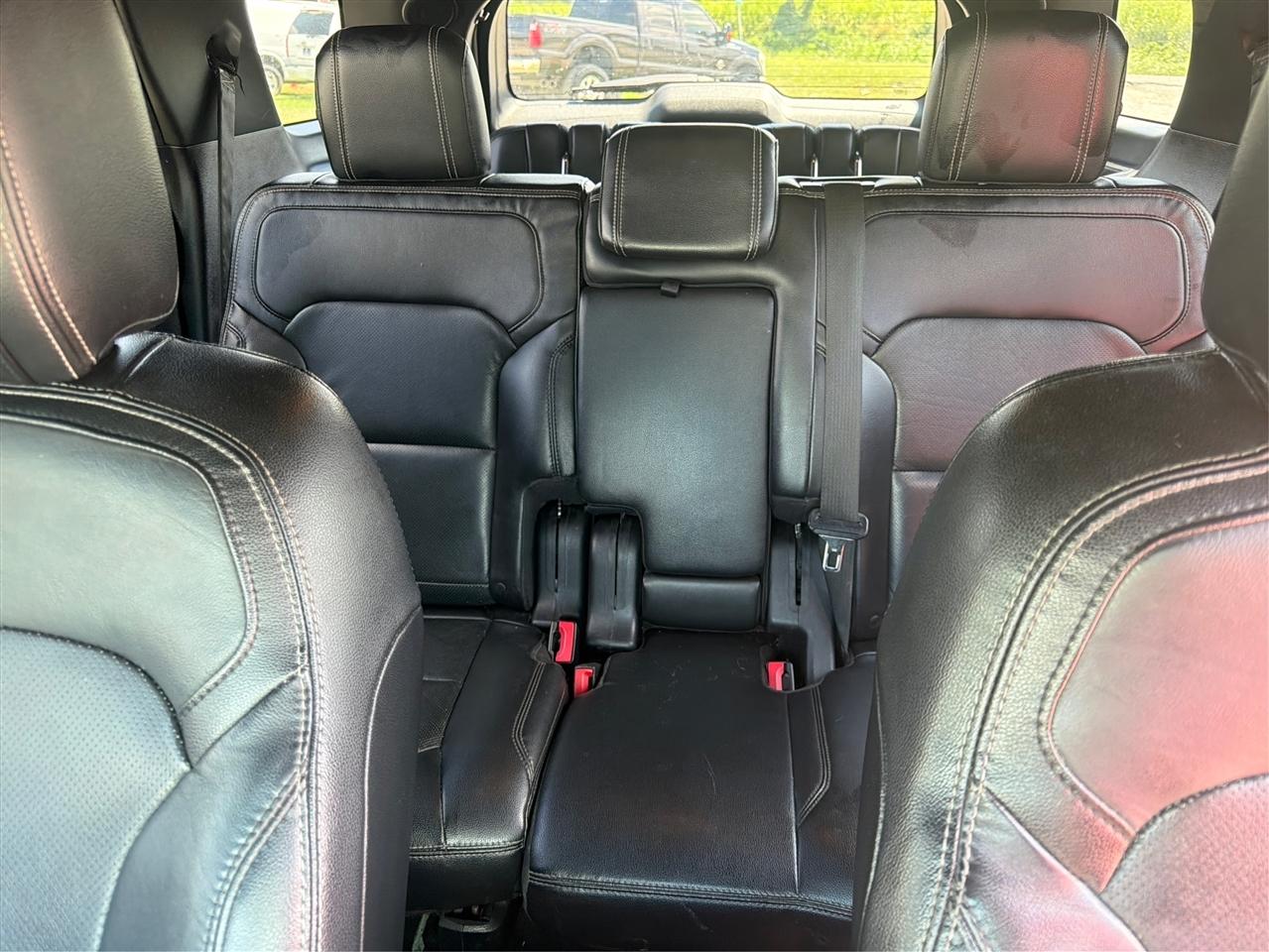 Ford Explorer photo 32