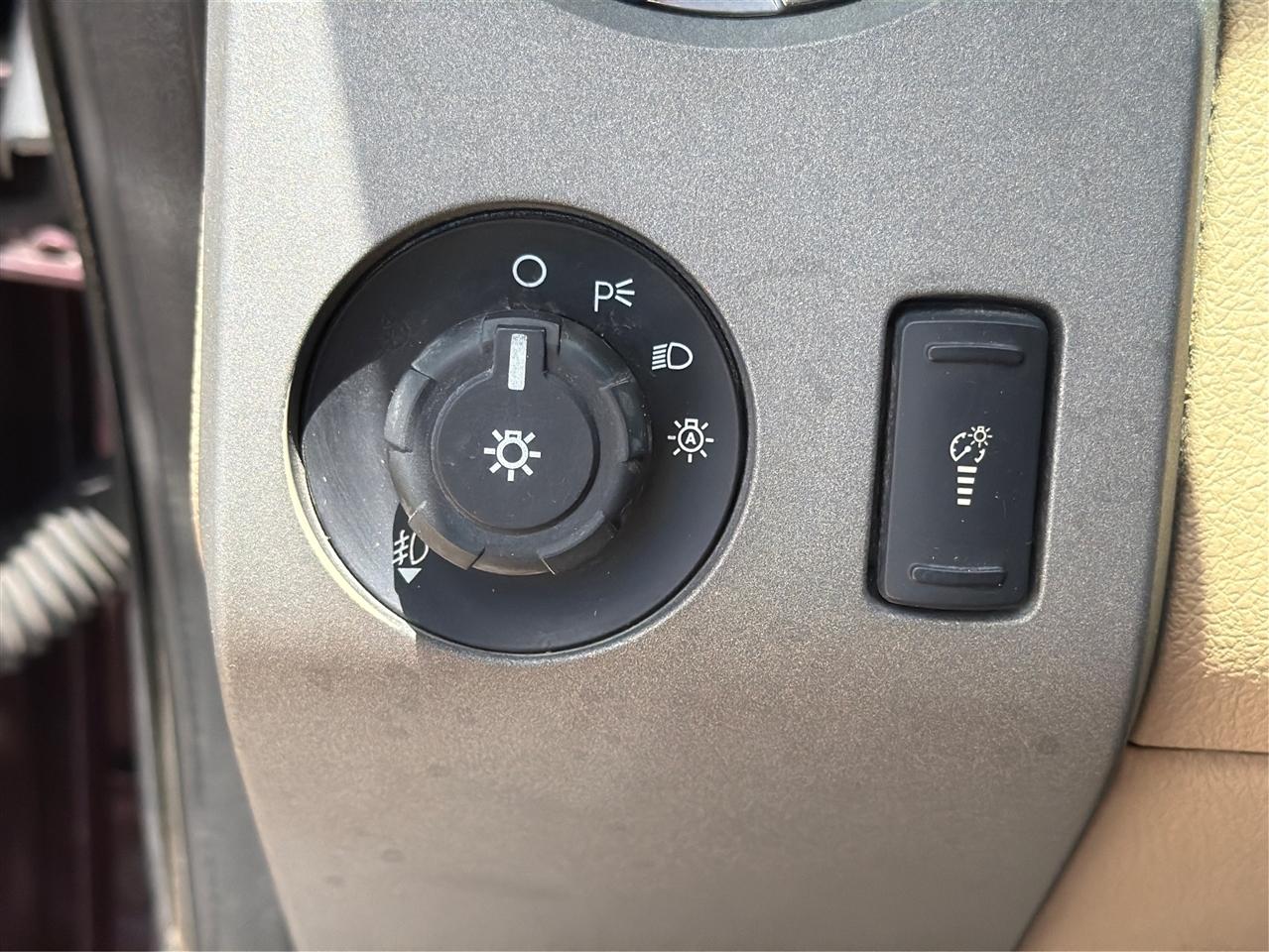 Ford Super Duty F-250 SRW 4WD Crew Cab 156" Lariat 2011