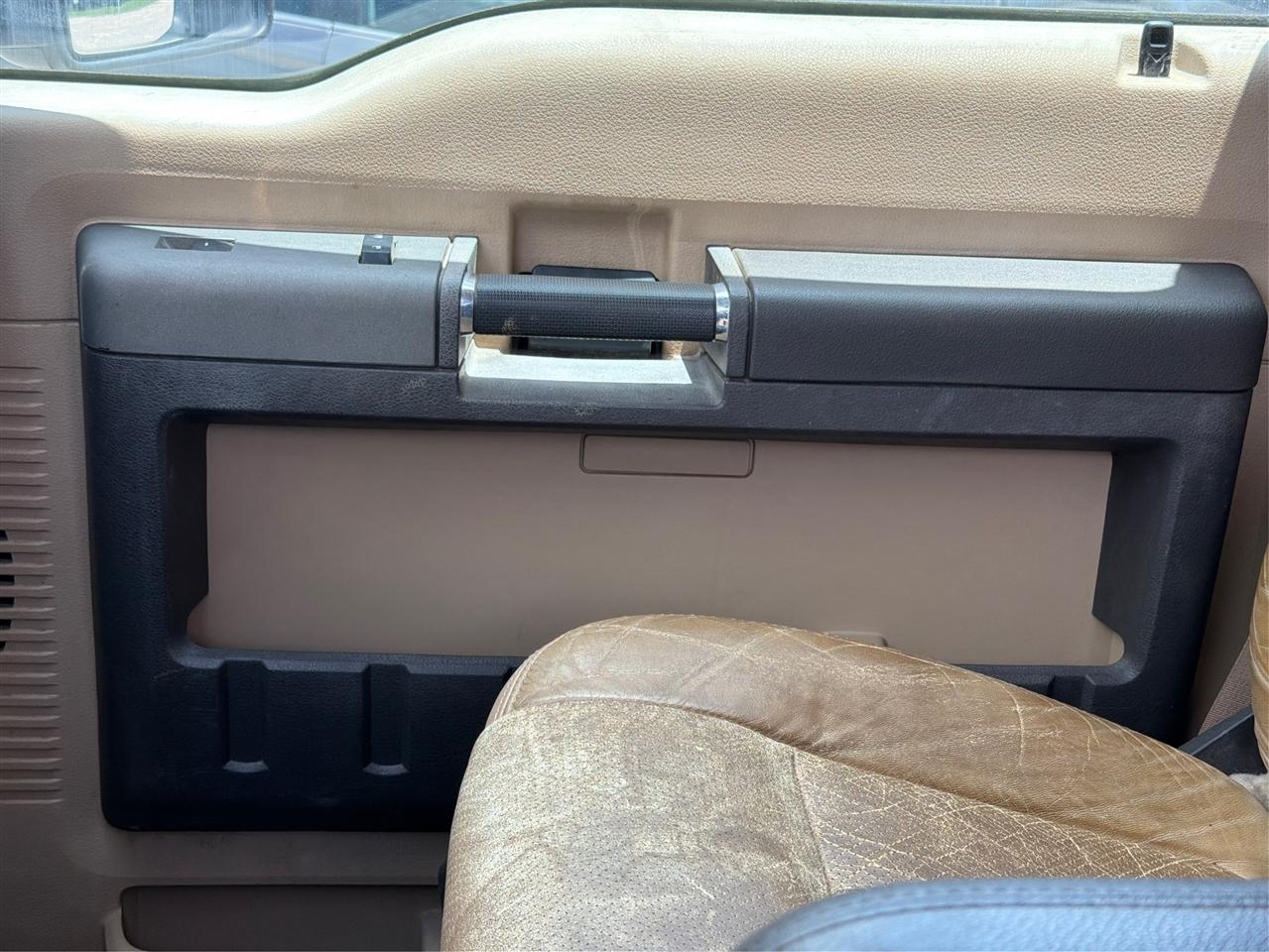 Ford Super Duty F-250 SRW 4WD Crew Cab 156" Lariat 2011