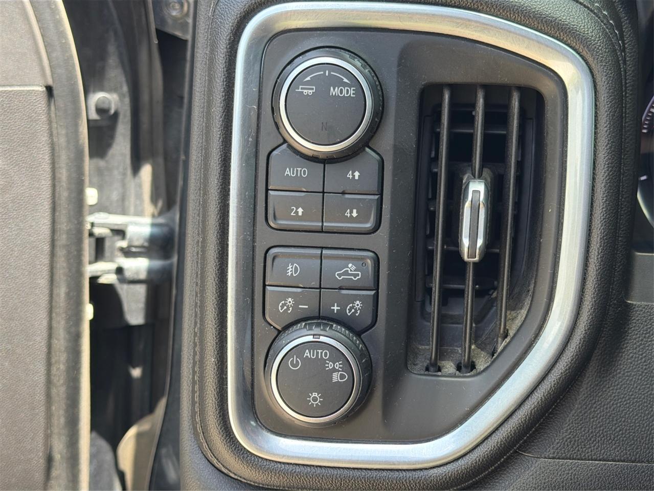 Chevrolet Silverado 1500 4WD Crew Cab 147" RST 2020