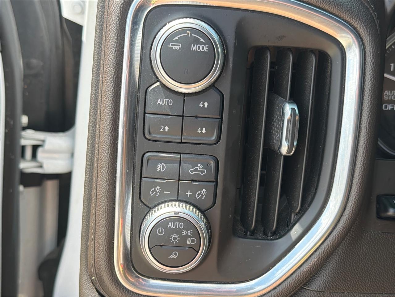 GMC Sierra 1500 4WD Crew Cab 147" Denali 2020