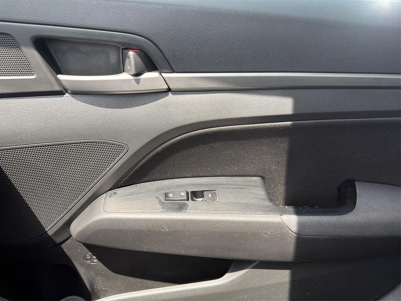 Hyundai Elantra  2018